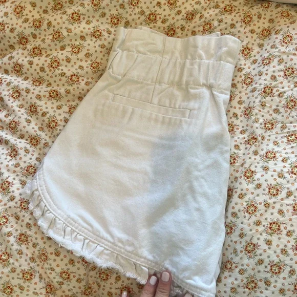 Antonio melani born on fifth white denim shorts - Picture 3 of 3